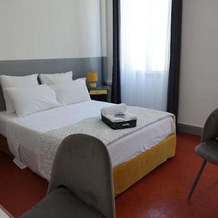 Quartier Des Createurs "La Plaine Cours Julien" Chambre Privee Dans Appartement Menage Frequent Des Parties Commune Marseille Luaran gambar