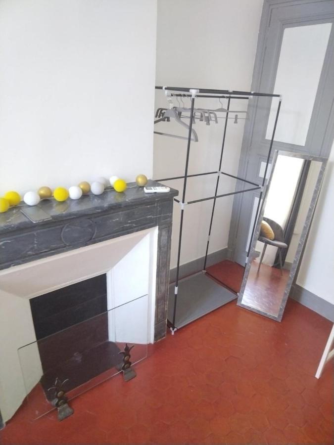 Quartier Des Createurs "La Plaine Cours Julien" Chambre Privee Dans Appartement Menage Frequent Des Parties Commune Marseille Luaran gambar