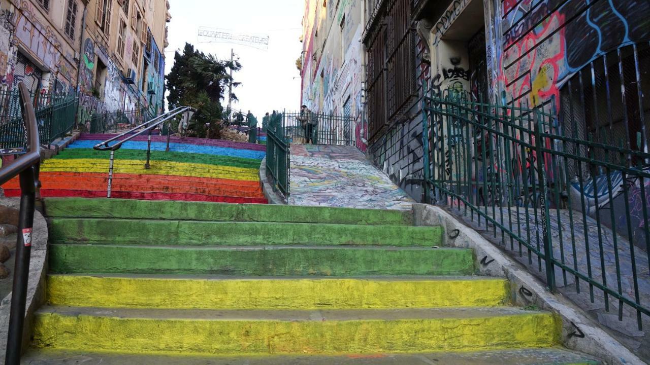 Quartier Des Createurs "La Plaine Cours Julien" Chambre Privee Dans Appartement Menage Frequent Des Parties Commune Marseille Luaran gambar